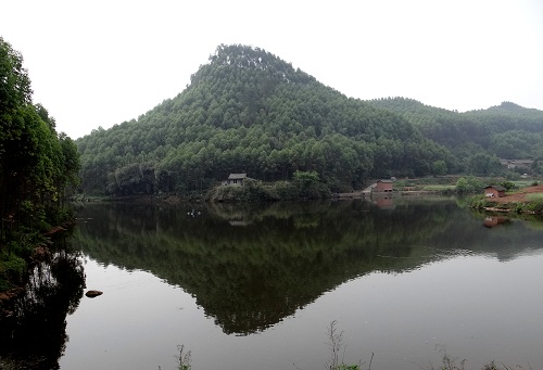 带着原始气息的神秘九龙山